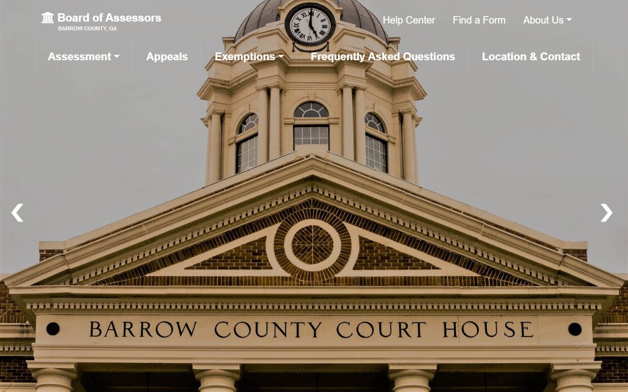 Winder Georgia downtown area showing Barrow County courthouse and government buildings